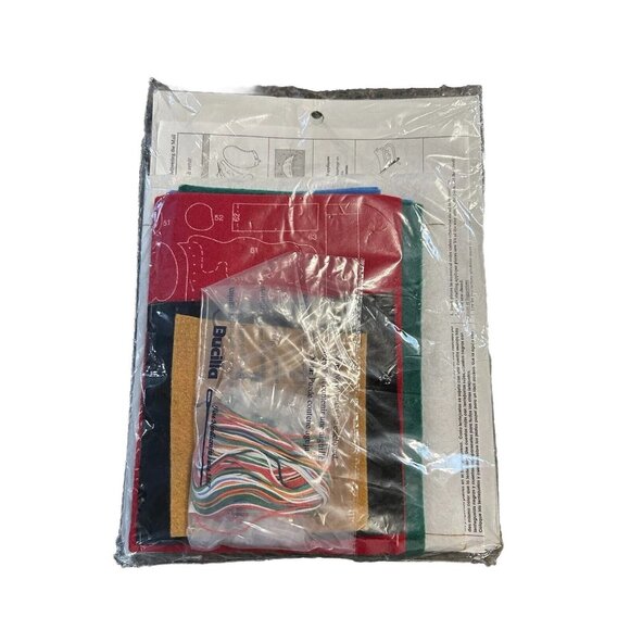 Bucilla DELIVERING THE MAIL Felt Snowman Christmas Stocking Kit MIP-18 85178 - Picture 4 of 4